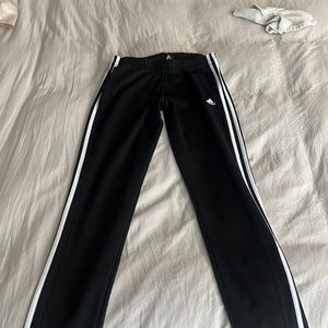 Adidas joggers (Medium)